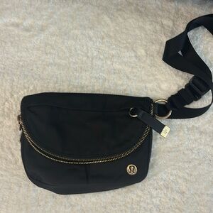 LuluLemon cross body. Black.